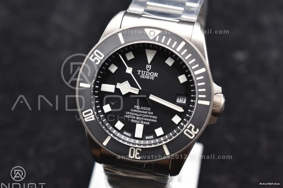 XF 1013 on Best Titanium Black A Popular Edition Titanium 1:1 Bracelet Black Dial Ceramic Pelagos 1102